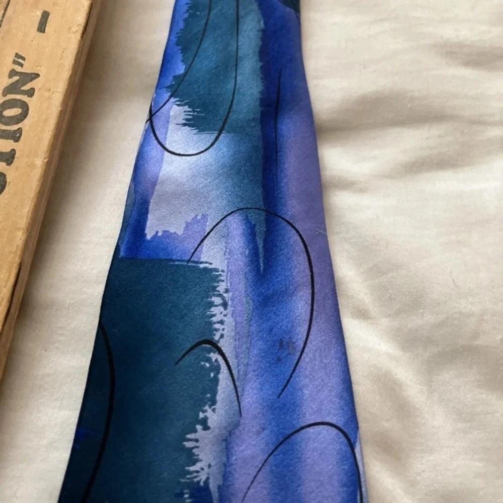 Silk tie Moon Mountain 2008 by Jerry Garcia collection 46  men’s tie NWOT